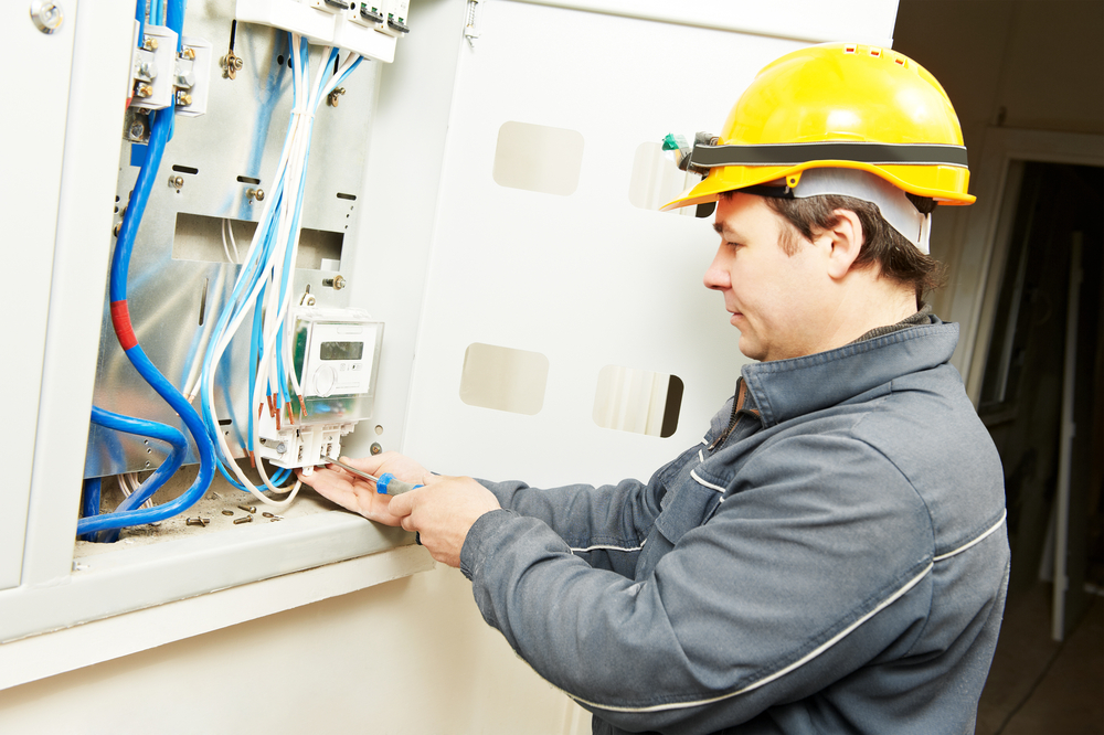 commercial electrician in tarzana