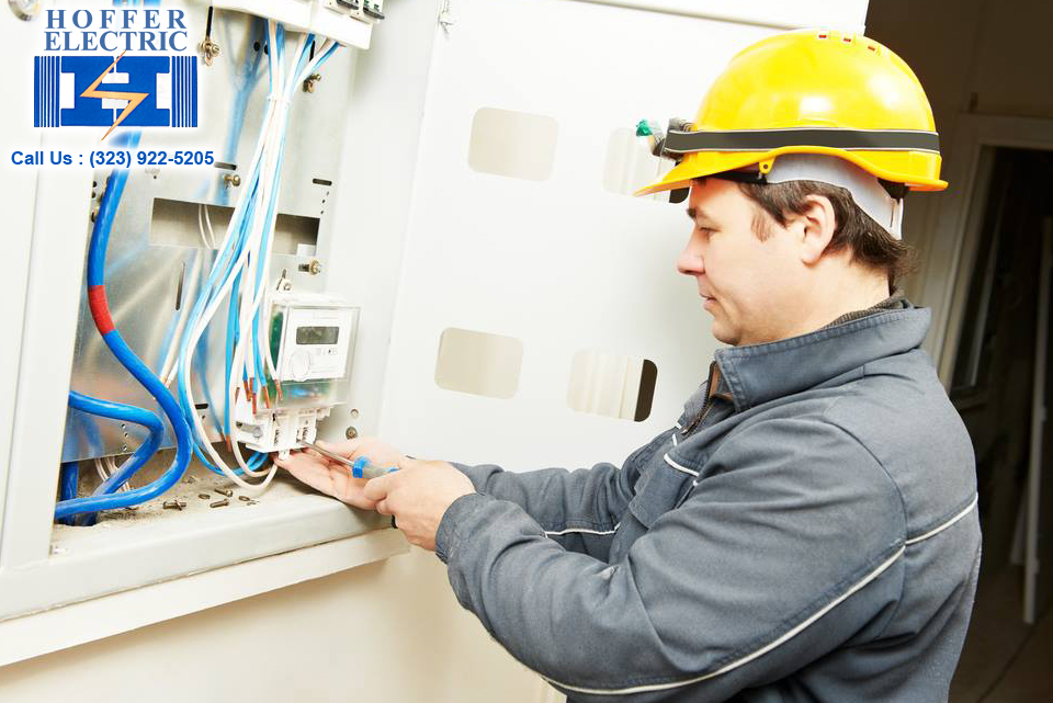 Electrician in Tarzana