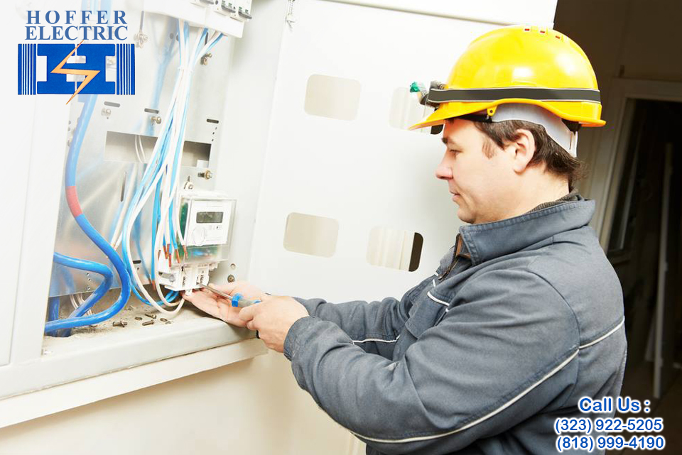 Electrician in Tarzana