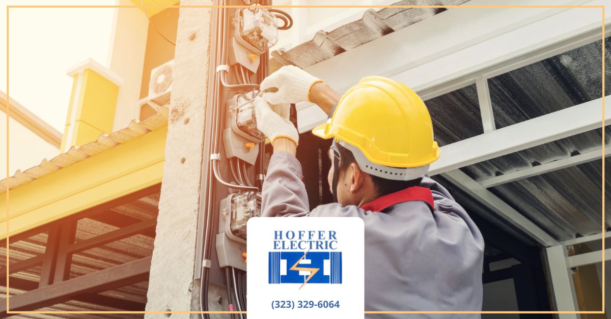 Residential Electrician in Encino